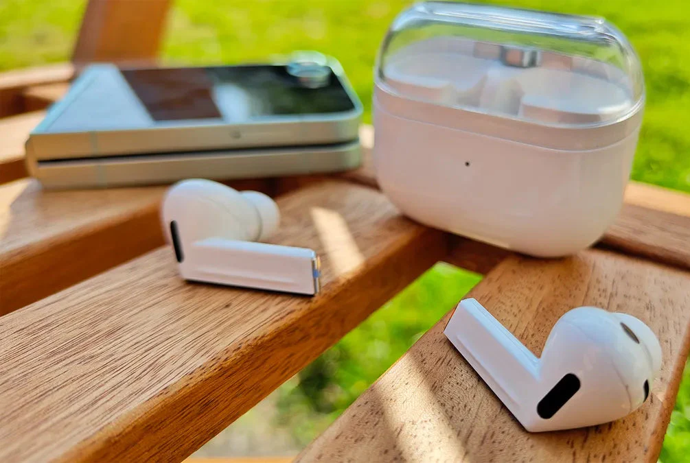 Impoeted Galaxy Buds 3 Pro - First Copy | High-Quality Wireless Earbuds with ANC & Blade Light Design - Image 7